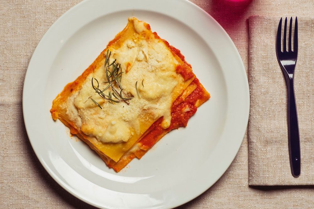 Lasagne di lenticchie gialle con ragù di verdura