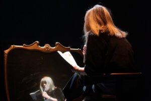 IN OCCASIONE DELLA GIORNATA MONDIALE CONTRO LA VIOLENZA SULLE DONNE LA PRESENTAZIONE DEL LIBRO FOTOGRAFICO E SENZA SENTIRSI ESCLUSE , CON IL SOSTEGNO DI ANDRIANI S.P.A.